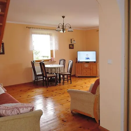 Large With A Great, Fenced Garden, Dargobadz