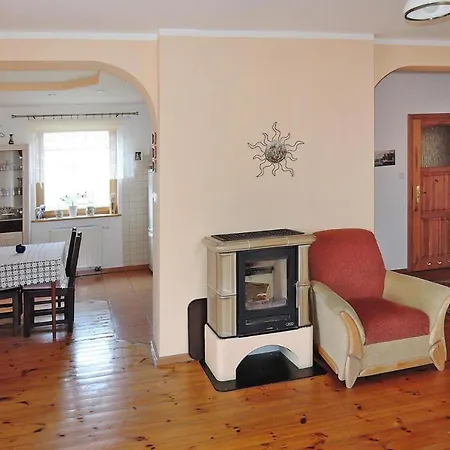 Large With A Great, Fenced Garden, Dargobadz